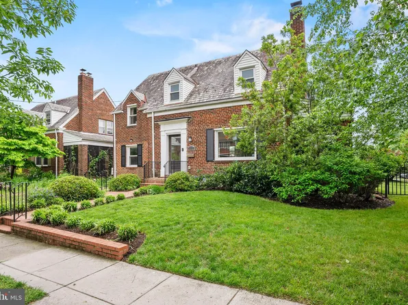 1323 Webster St NE, Washington, DC 20017