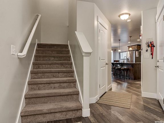 3rd image of 4909 W Eiffel Way