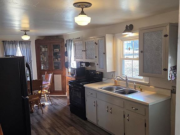 12th image of 109 Parsonage Ave