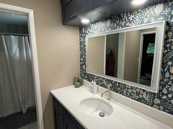 Primary bath with radiant floor heat