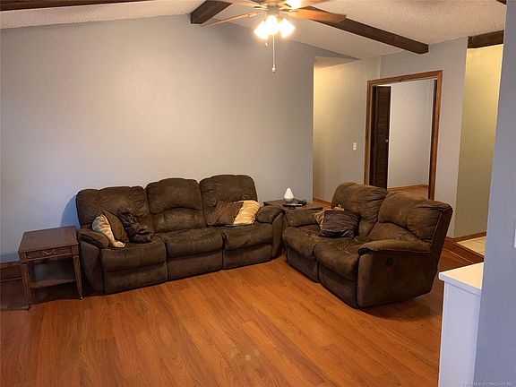 3rd image of 653 E 135th Pl S