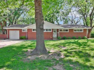 826 N Brownthrush Ln, Wichita, KS 67212
