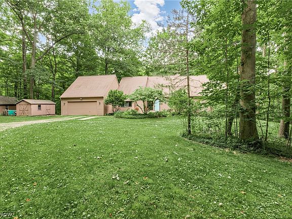 3rd image of 15490 Riddle Rd