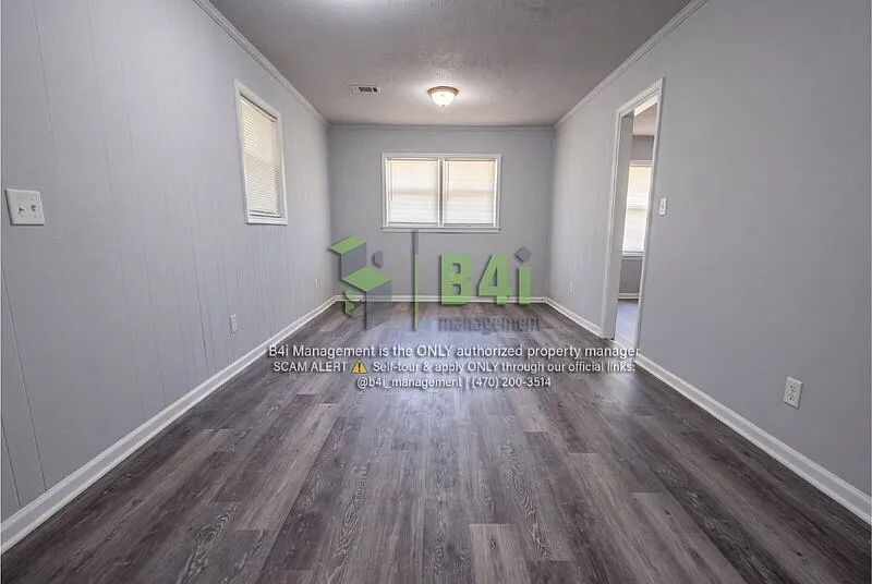 3 bed, 2.0 bath, 1298 sqft, $1,450 — Photo 2