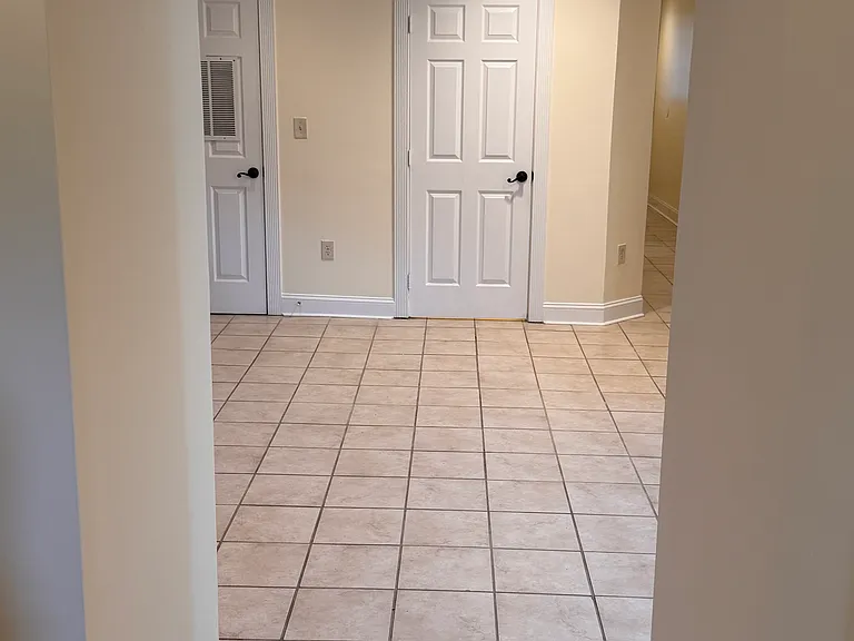 1112 Oates St NE #B — Photo 5