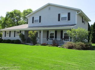 2305 S Lombardy Ln, New Berlin, WI 53151