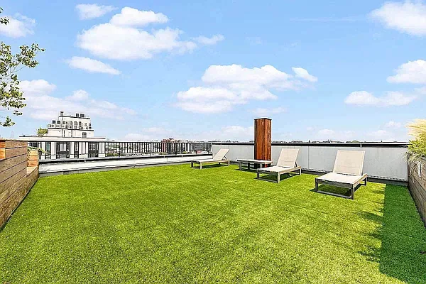 Rented by Tapiro Realty | media 7