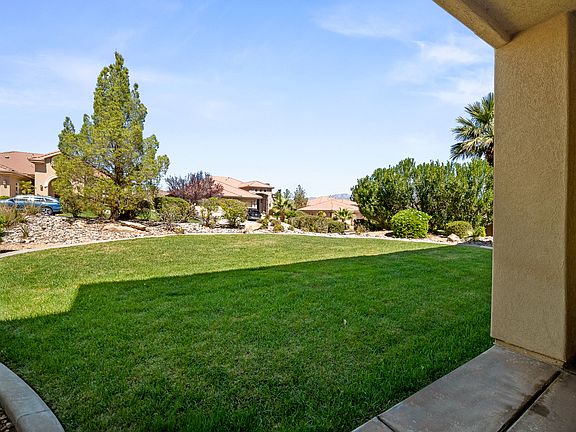 4th image of 2640 W Desert Rd