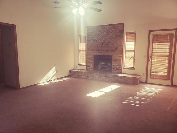 5th image of 1700 Jackson Dr