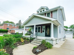 17 Monteray Ave, Oakwood, OH 45419