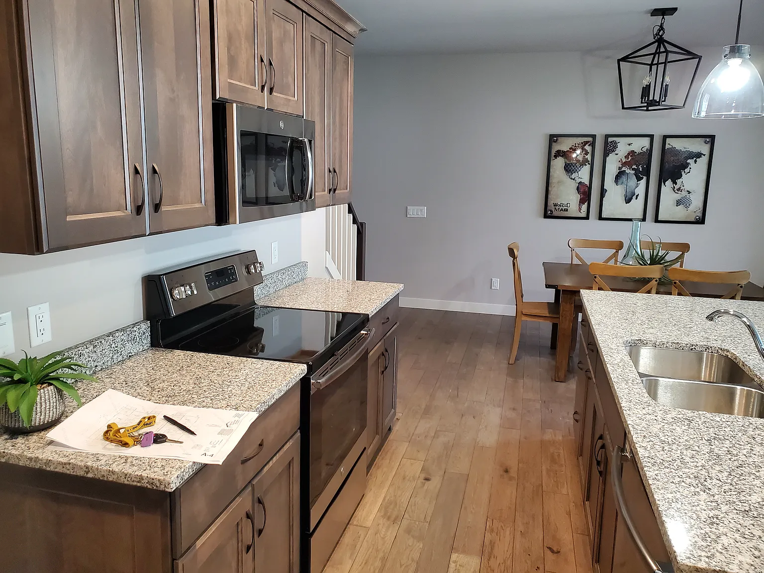 3 bed, 2.5 bath, 1767 sqft, $2,500 — Photo 3