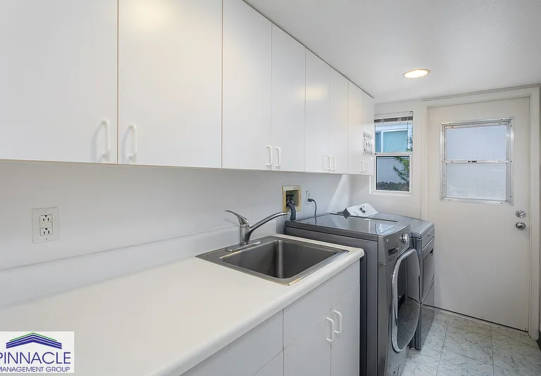 3533 Hinahina St — Photo 25