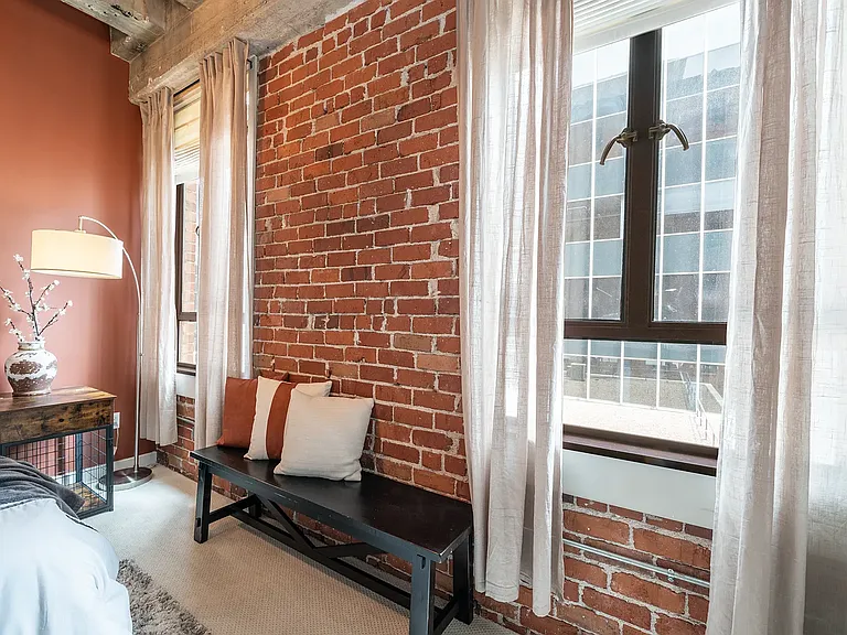 114 W Adams St #503 — Photo 4