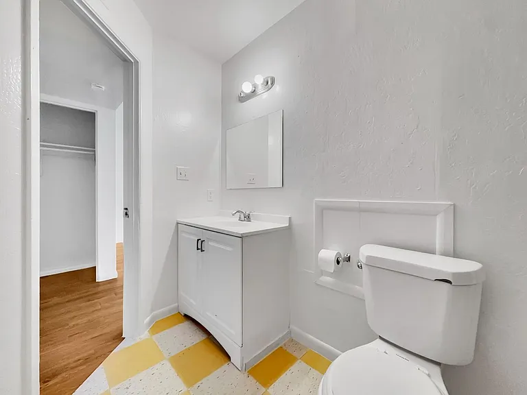 2905 E Monroe St #2 — Photo 9