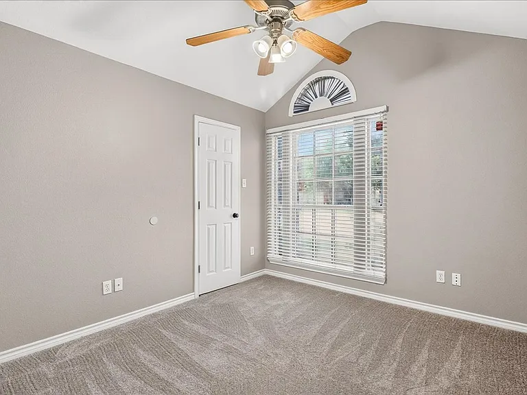 5114 Spring Brook Dr — Photo 30