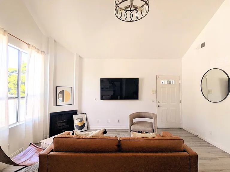 2452 S Centinela Ave #5 — Photo 7