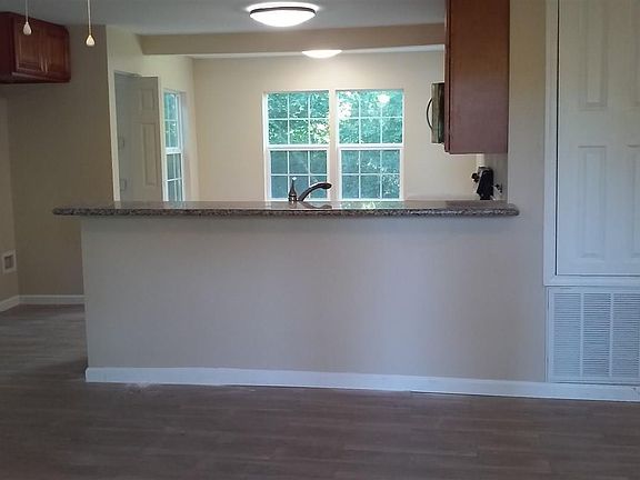 3rd image of 1210 Harold Ave