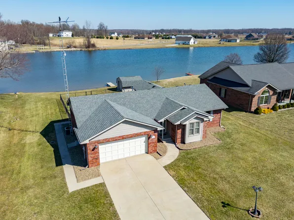 30 Carolyn Dr, Seymour, IN 47274