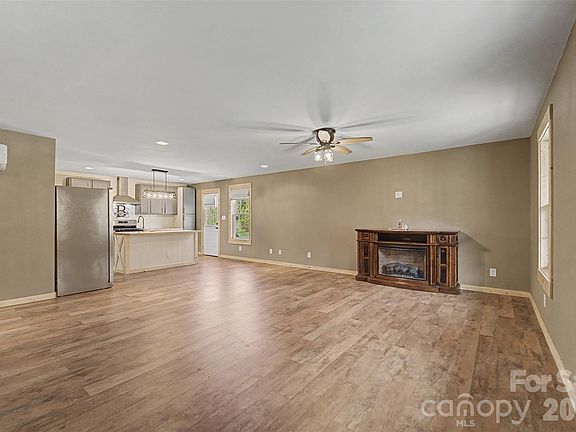 5th image of 3240 Old Henson Cove Rd