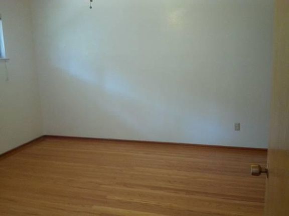 5th image of 1316 Hoover St
