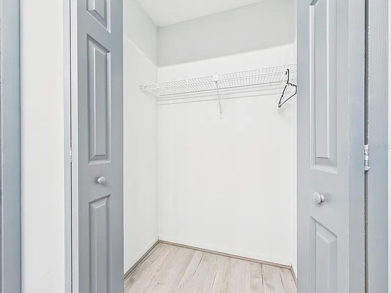 11239 Cedar Hollow Ln — Photo 24