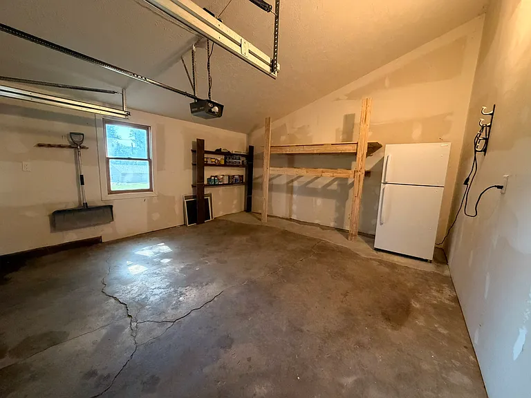 3627 Spring St — Photo 40
