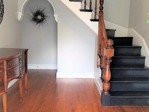 front entrance hall, common area