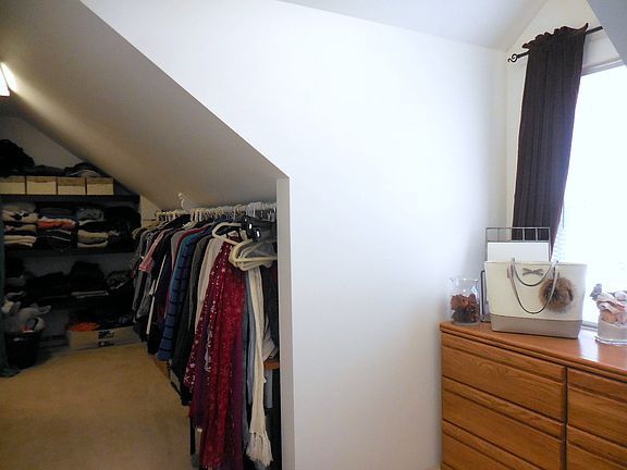 5th image of 1032 Vestal Ave