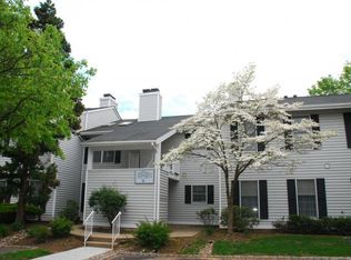 270 Kingbird Ct, Three Bridges, NJ 08887