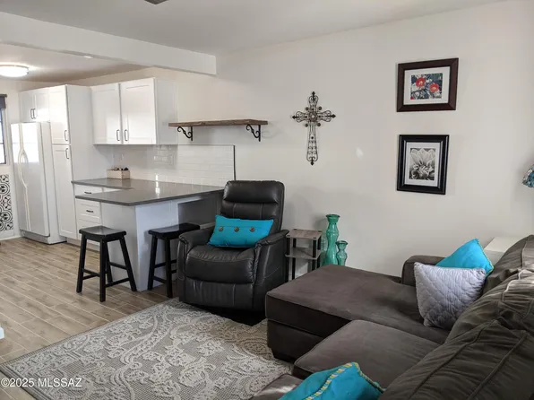 373 S Paseo Pena APT D, Green Valley, AZ 85614