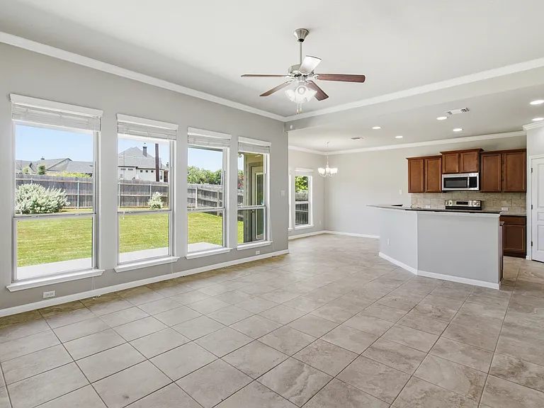 5716 Blackstone Dr — Photo 6