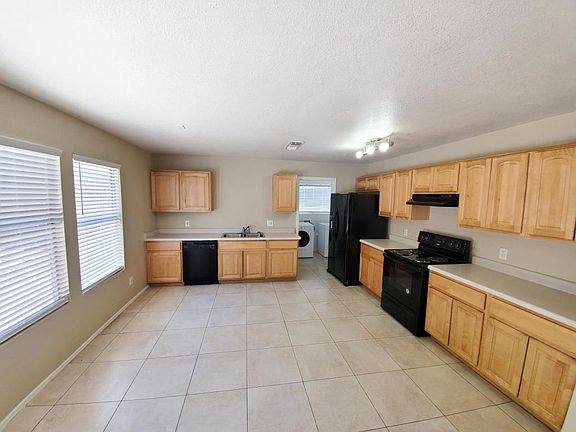 3rd image of 3975 W Pine Creek Way