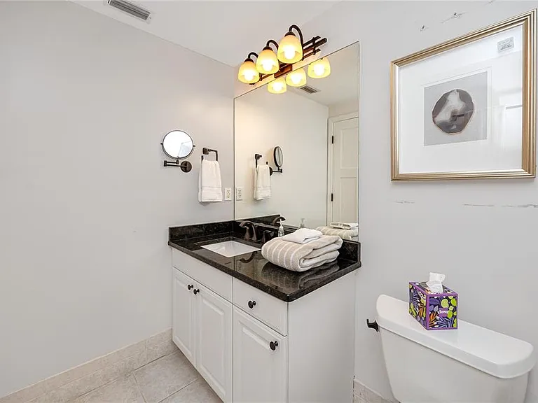 920 N Shore Dr NE — Photo 33