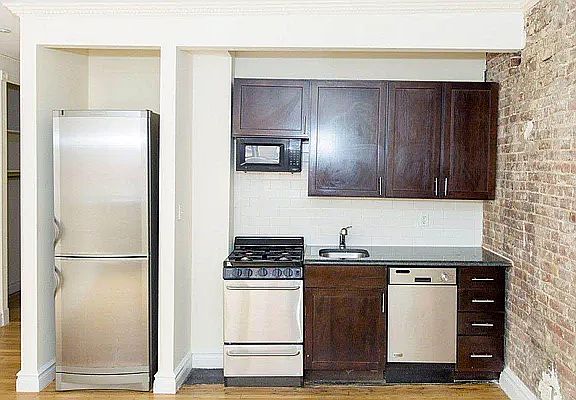 2nd image of 340 E 61st St APT 3B