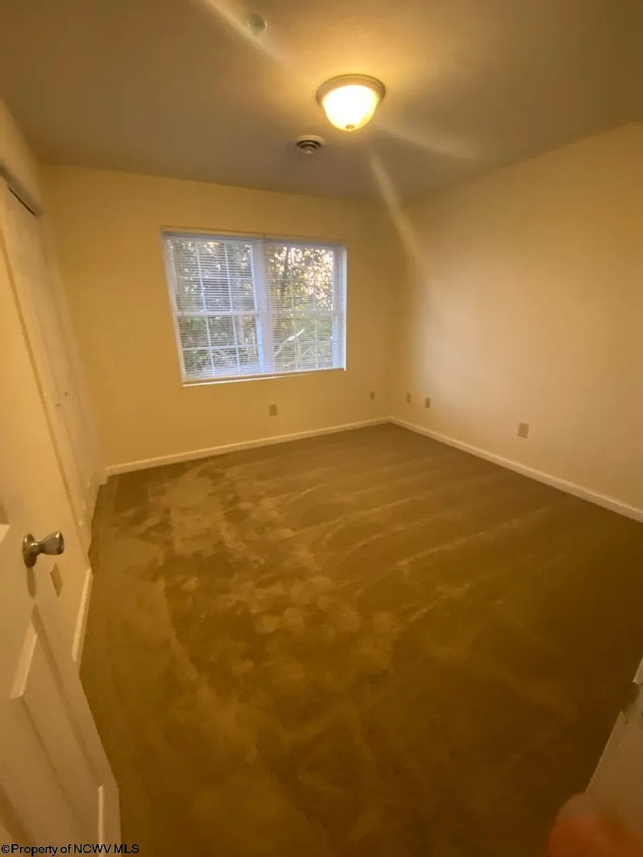 Building Photo - 393 Dille St #5