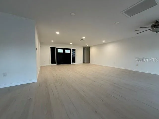 605 Lotus Ln — Photo 8