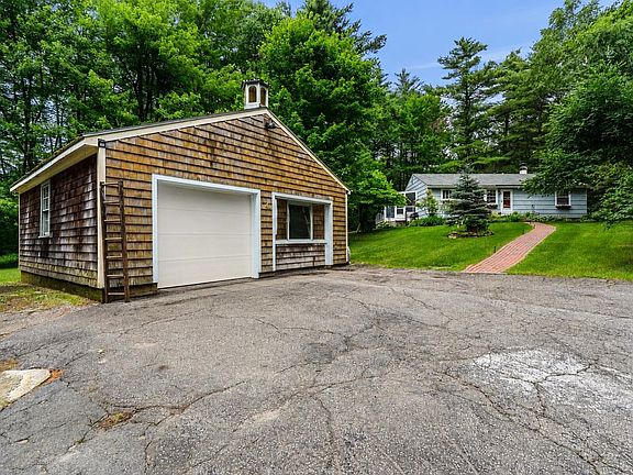 2nd image of 13 Barnard Hill Road