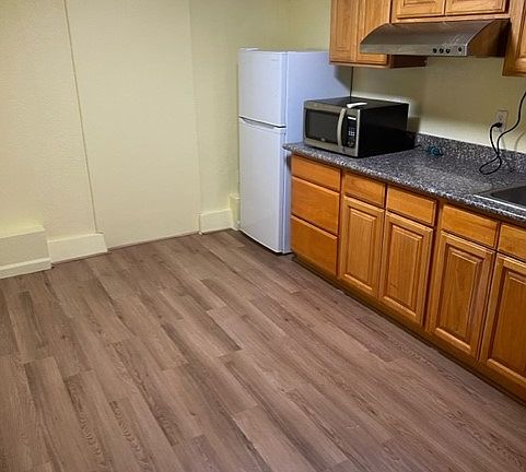 2nd image of 2150 43rd Ave