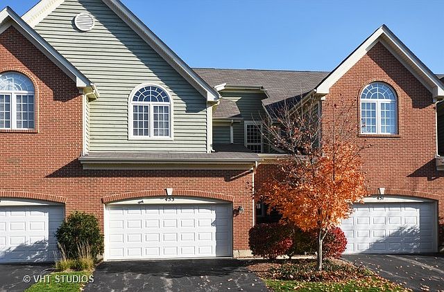 1st image of 453 W Fairview Cir