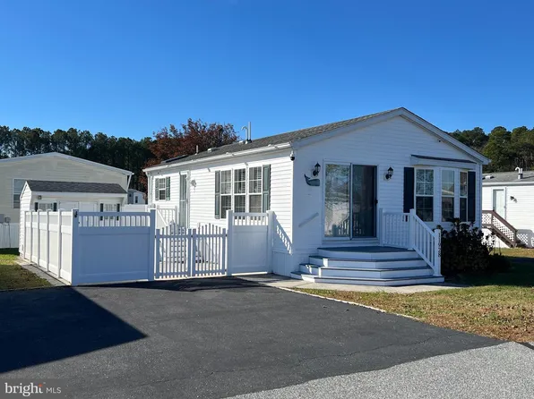 11928 W Yardarm Dr, Berlin, MD 21811