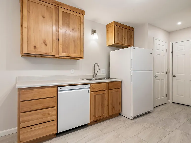 1939 N Caton Dr — Photo 6