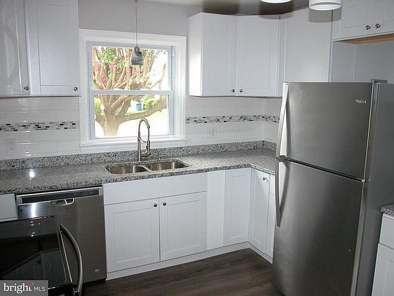 4th image of 10933 Coffman Ave
