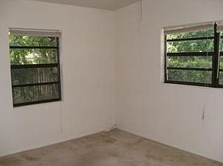 4th image of 2613 Parkland Dr