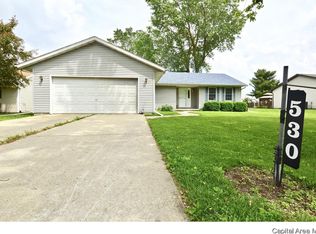 530 Henrietta St, Divernon, IL 62530