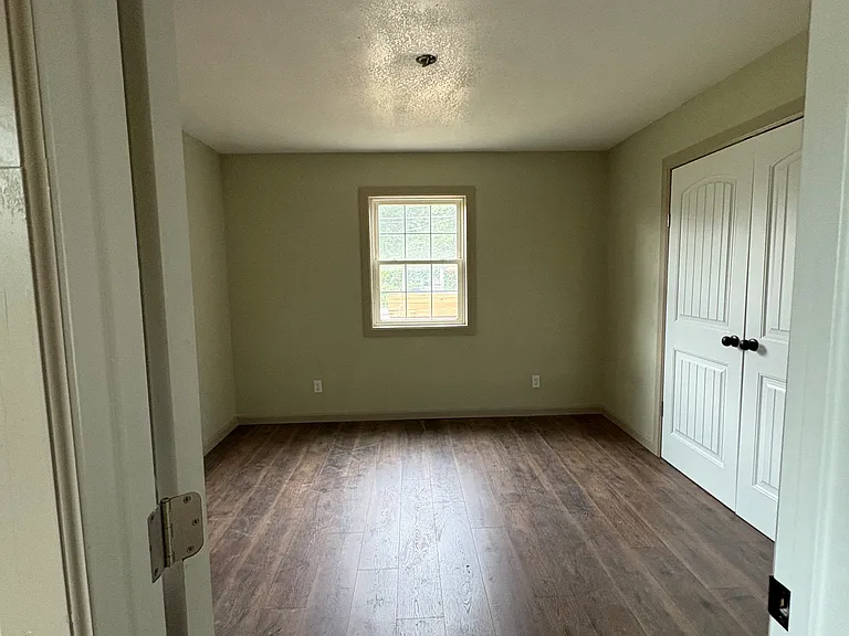 414 E Oklahoma St — Photo 3