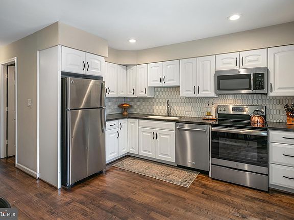 5th image of 7632 Wood Mist Ln