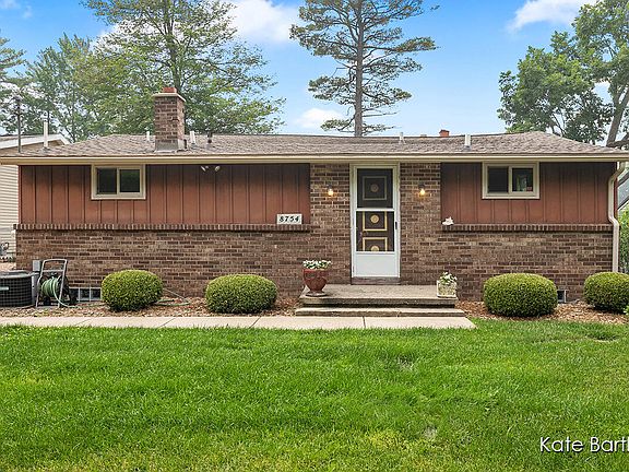 2nd image of 8754 Oak Dr