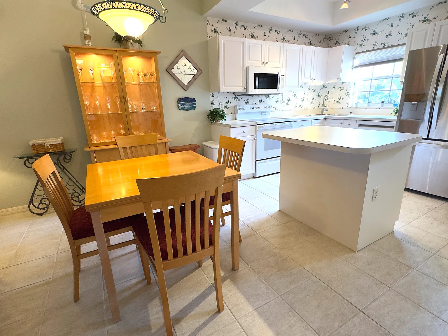 2 bed, 1238 sqft, $2,950 — Photo 2