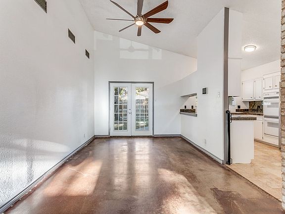 3rd image of 12411 La Lira St