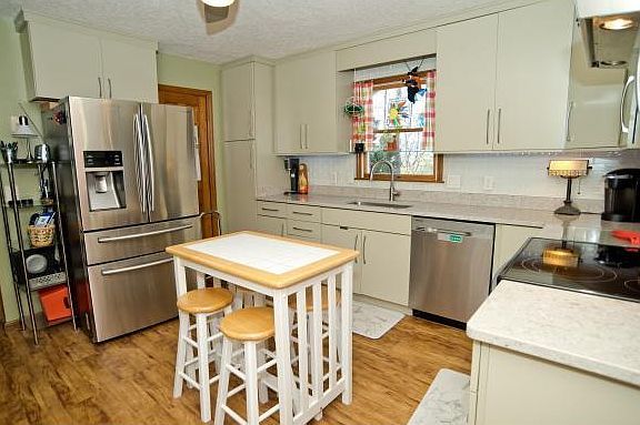 4th image of 109 Pine Ct